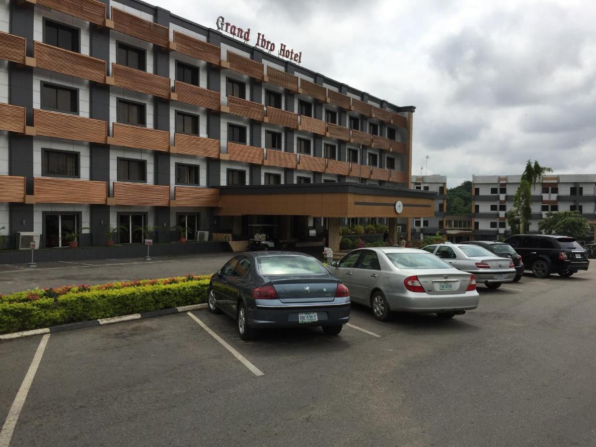Room In Lodge - Grand Ibro Hotel Abuja Jabi Exterior foto